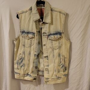 Levi's Light Blue Denim Jacket with Tan Leather Patch